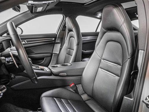2023 Porsche Panamera Platinum Edition