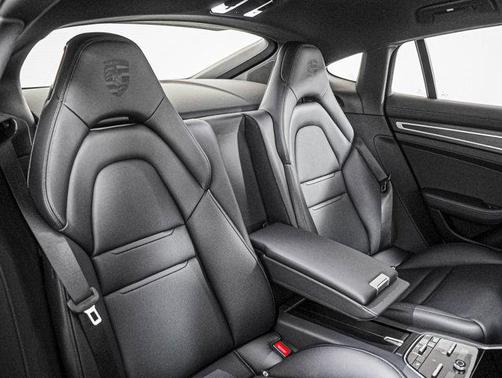 2023 Porsche Panamera Platinum Edition