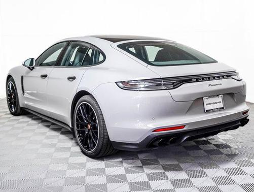 2023 Porsche Panamera Platinum Edition