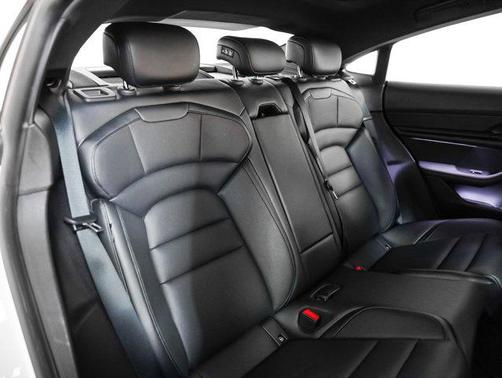 2022 Porsche Taycan RWD