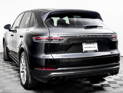 CHROMITBLACK 2023 Porsche Cayenne Platinum Edition
