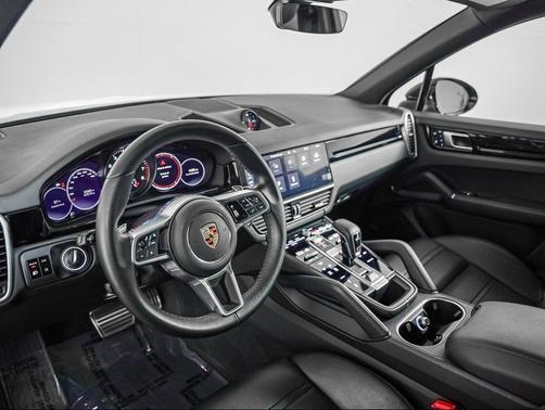 JET BLACK 2021 Porsche Cayenne S