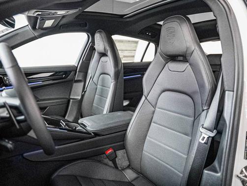 2026 Porsche Panamera RWD