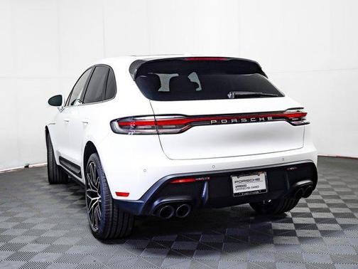 2023 Porsche Macan AWD