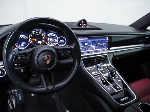 2023 Porsche Panamera 4 Platinum Edition