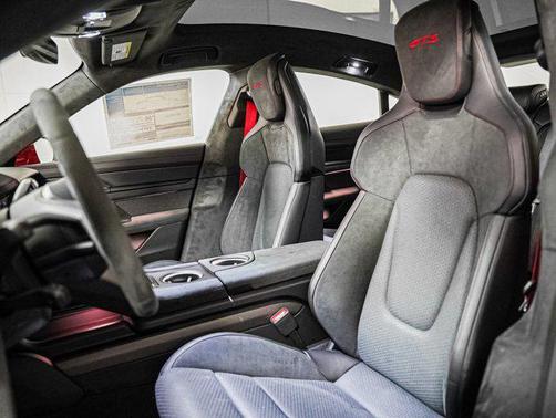 2025 Porsche Taycan GTS