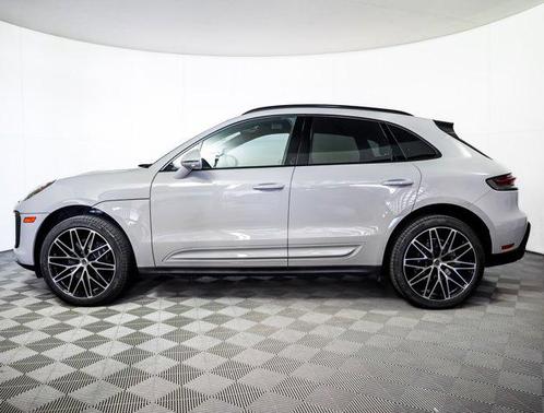2025 Porsche Macan Base