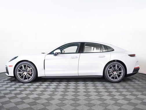 2026 Porsche Panamera 4