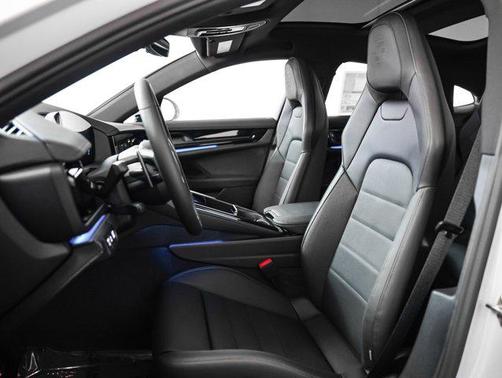 2026 Porsche Panamera 4