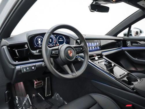 2026 Porsche Panamera 4