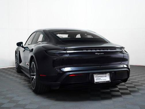 2022 Porsche Taycan RWD