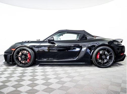 2025 Porsche 718 Spyder RS