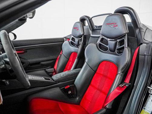2025 Porsche 718 Spyder RS