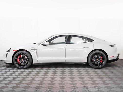2022 Porsche Taycan GTS