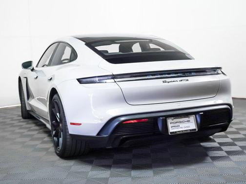 2022 Porsche Taycan GTS