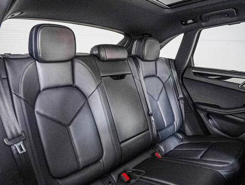 2023 Porsche Macan AWD