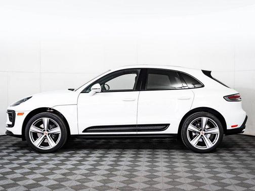 2025 Porsche Macan AWD