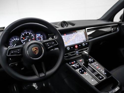 2026 Porsche Macan AWD