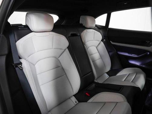 2024 Porsche Taycan 4S