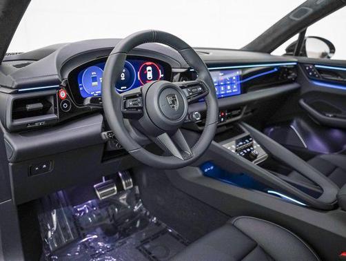 2025 Porsche Macan Turbo