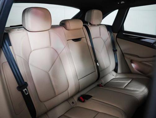 2025 Porsche Macan S