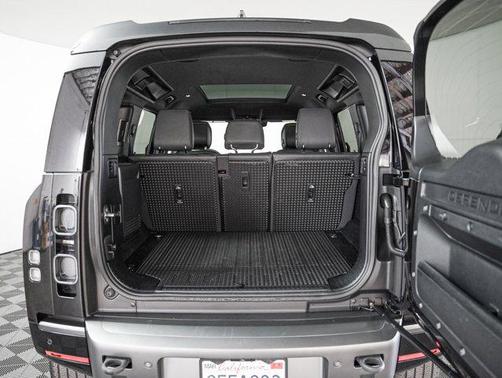2023 Land Rover Defender 110 V8