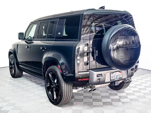 2023 Land Rover Defender 110 V8