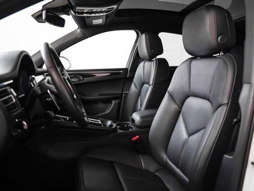 2025 Porsche Macan AWD