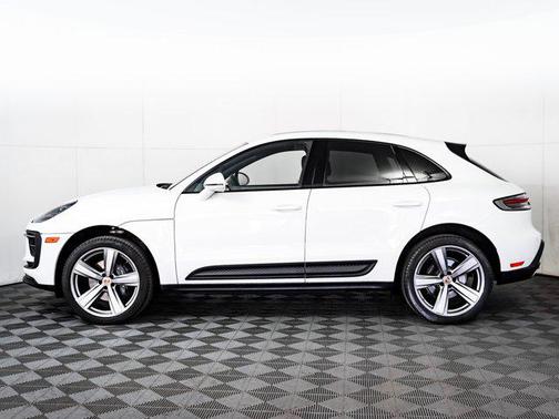 2025 Porsche Macan AWD