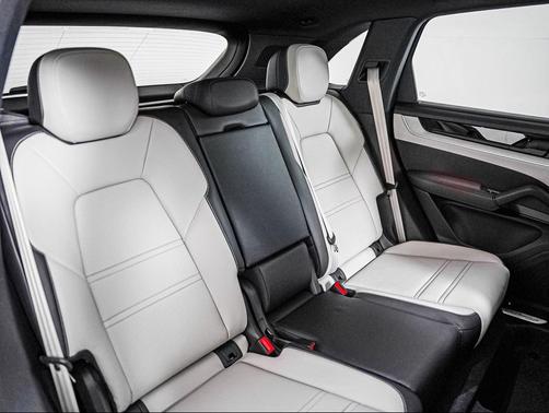 VANADIUM GREY 2026 Porsche Cayenne Cayenne S E-Hybrid