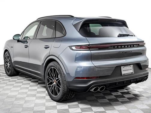 VANADIUM GREY 2026 Porsche Cayenne Cayenne S E-Hybrid