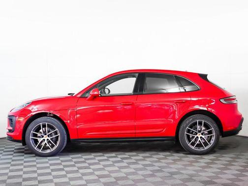 2025 Porsche Macan Base
