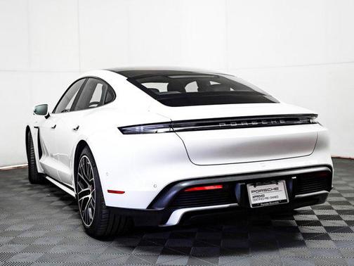 2020 Porsche Taycan Turbo