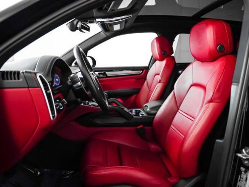 2022 Porsche Cayenne Platinum Edition