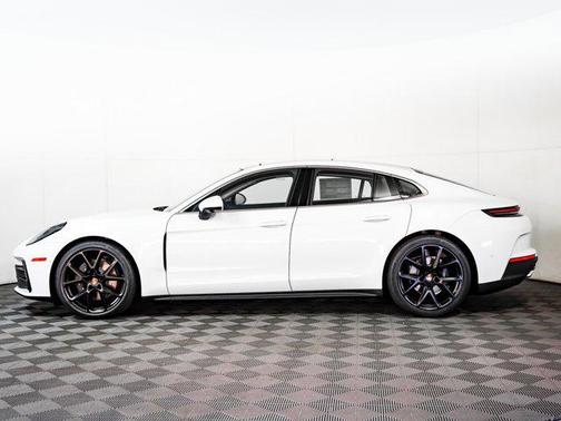 2025 Porsche Panamera RWD