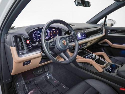 2024 Porsche Cayenne AWD