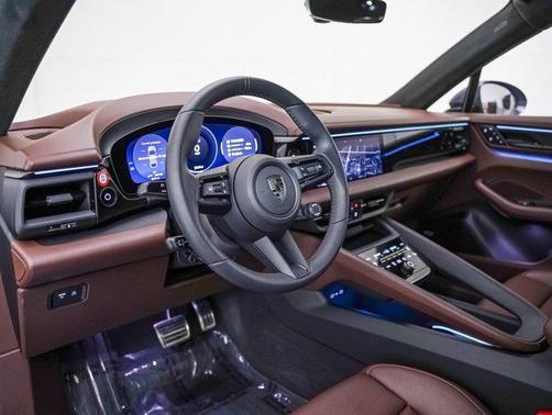 2025 Porsche Macan Turbo