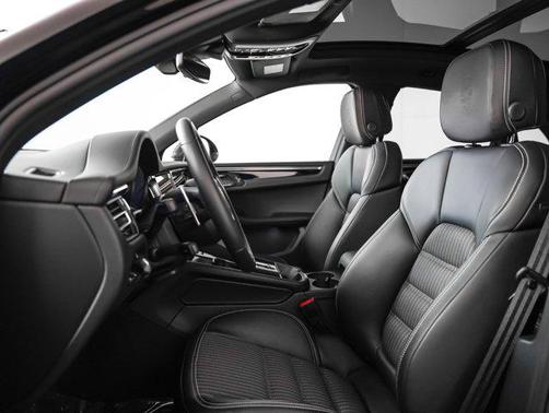 2025 Porsche Macan T