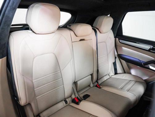 2022 Porsche Cayenne Cayenne Turbo S E-Hybrid