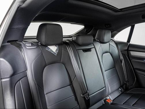VOLCANO GREY 2025 Porsche Macan Macan Electric