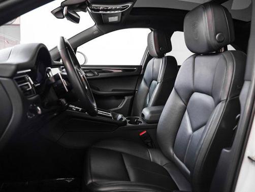 2023 Porsche Macan AWD
