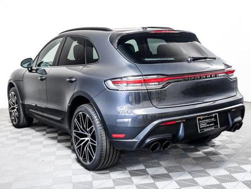 2025 Porsche Macan Base