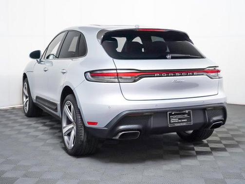 2025 Porsche Macan AWD