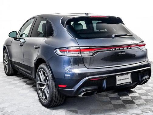 2025 Porsche Macan AWD