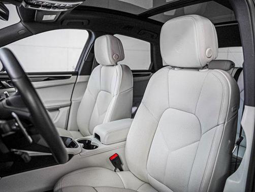 2025 Porsche Macan AWD