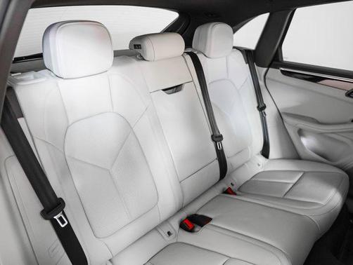 2021 Porsche Macan S