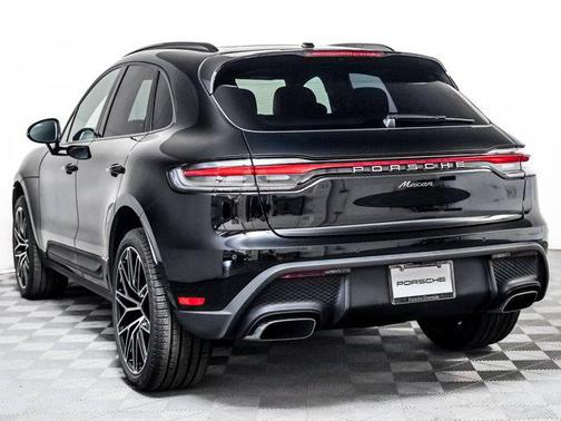 2025 Porsche Macan AWD