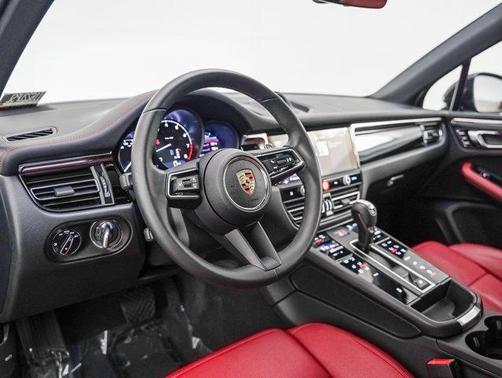 2025 Porsche Macan AWD