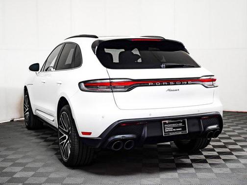 2025 Porsche Macan Base