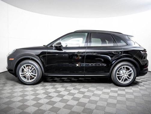 CHROMITE BLACK 2026 Porsche Cayenne Cayenne